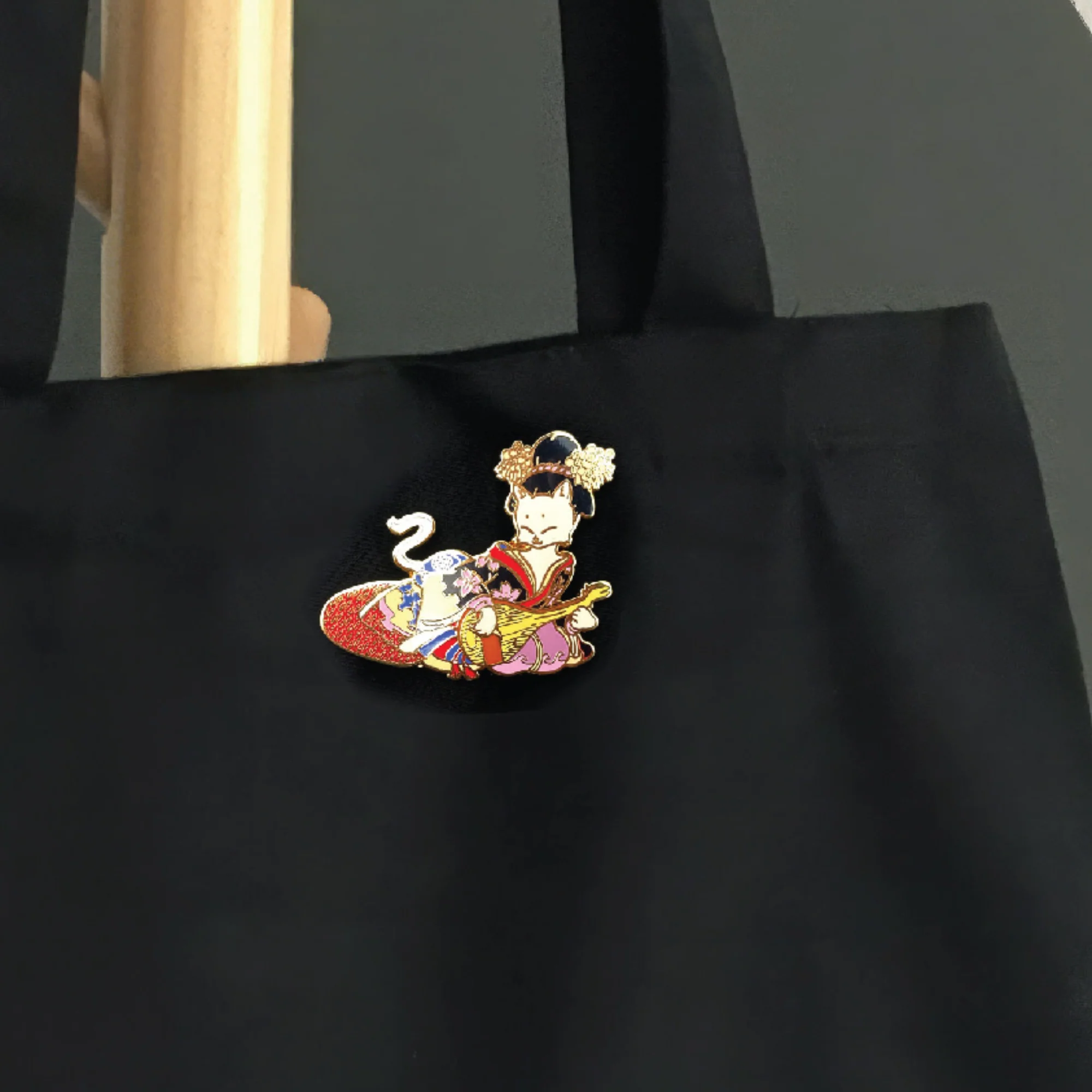 סיכה | חתולה גיישה - Geisha Cat - Image 2