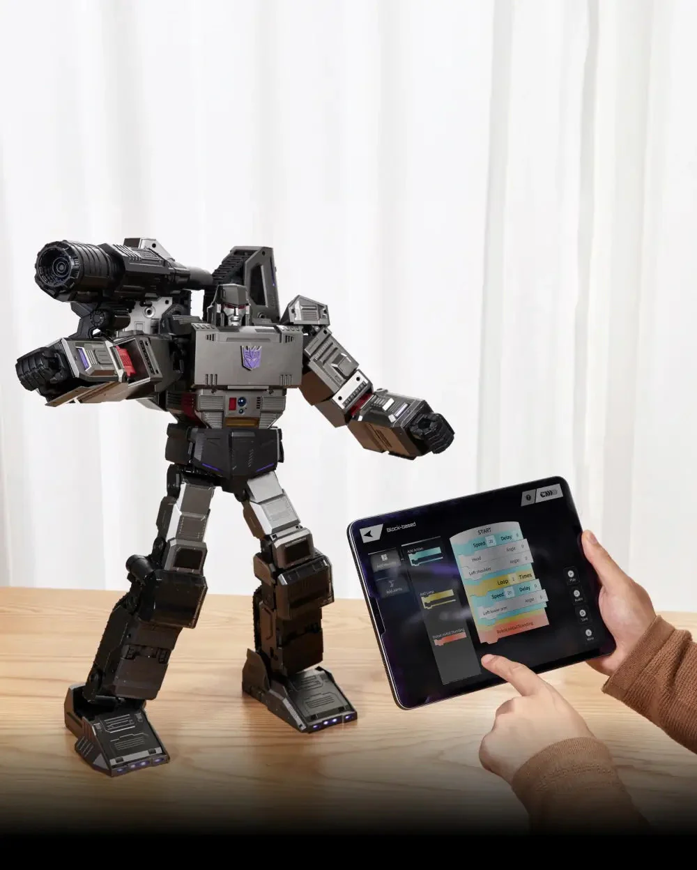 Megatron G1 - Robosen - Image 8