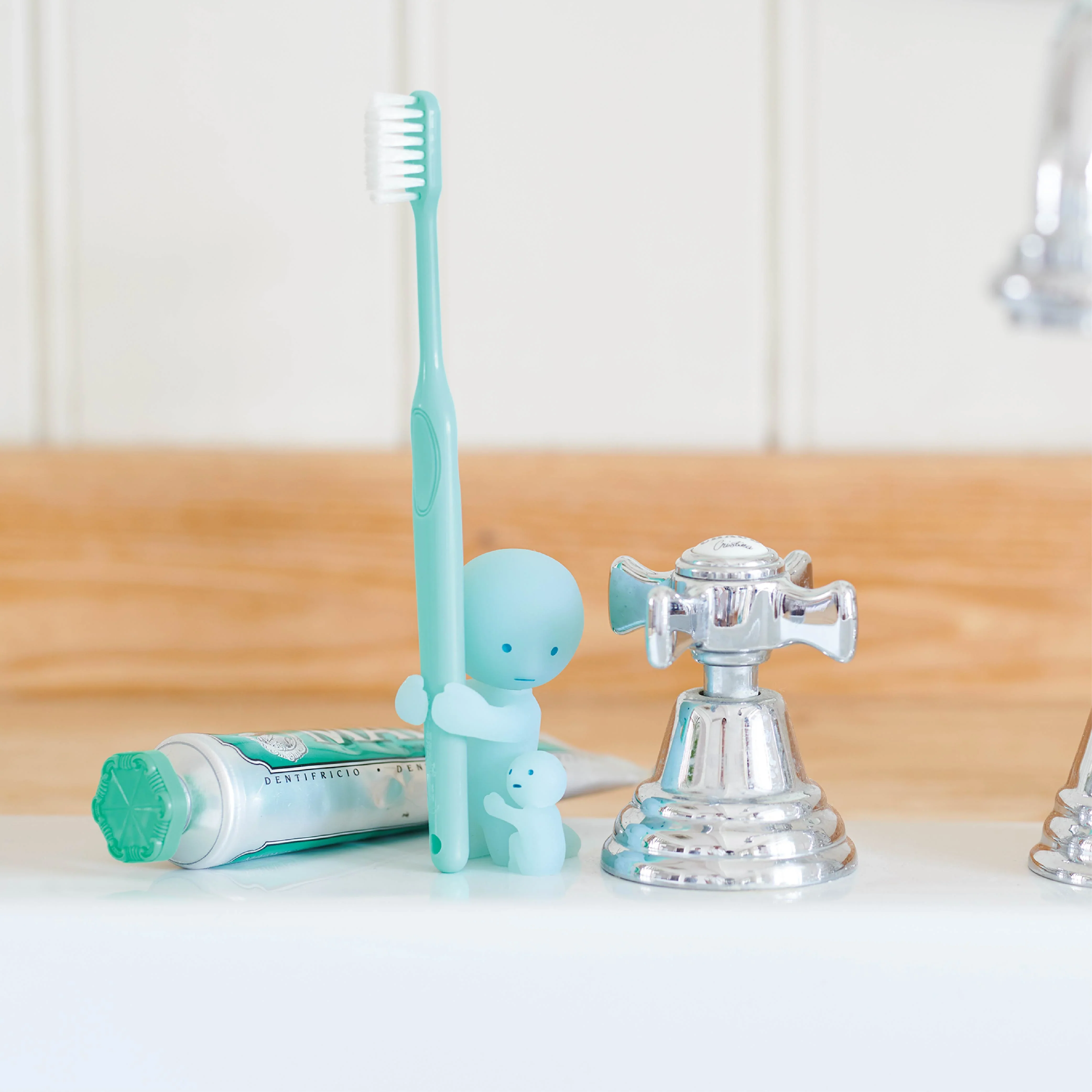 אספנות | SMISKI: Toothbrush Stand Hugging - Image 2