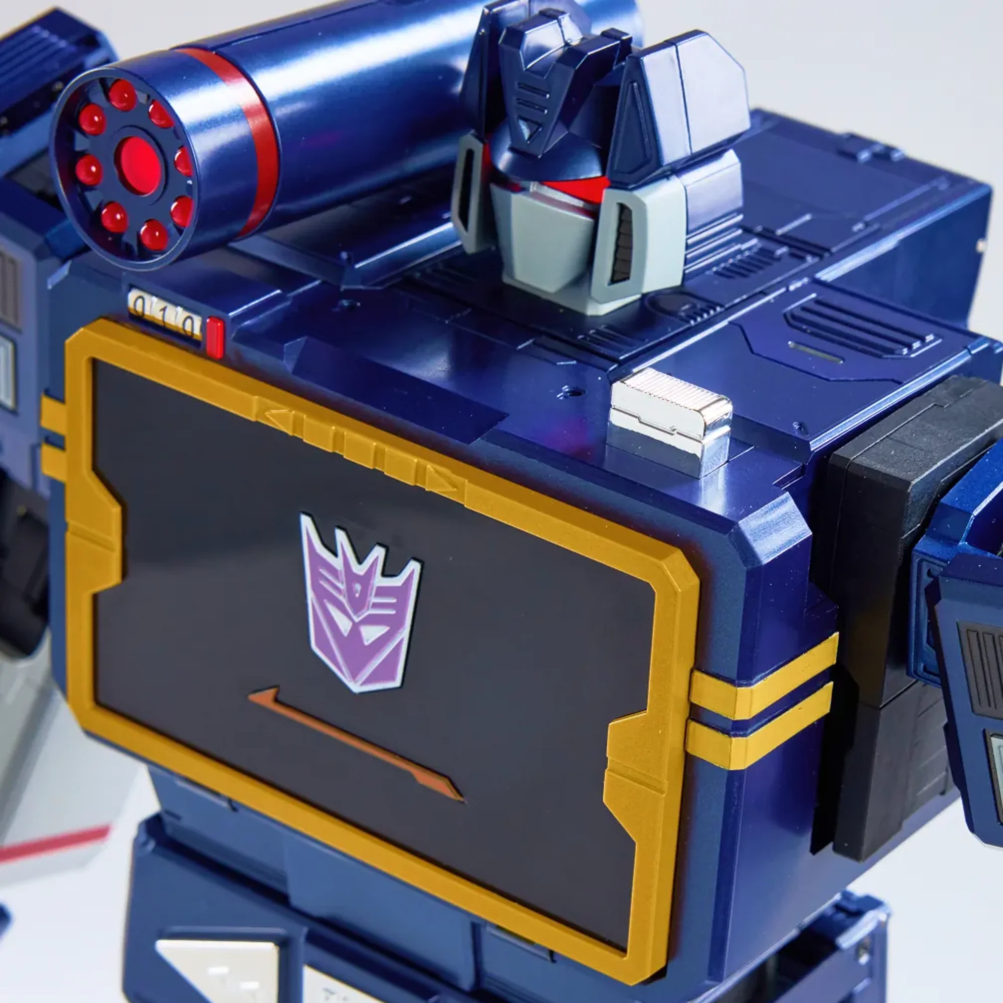 רובוטריקים | Robosen: Flagship Soundwave **הזמנה מוקדמת** - Image 4