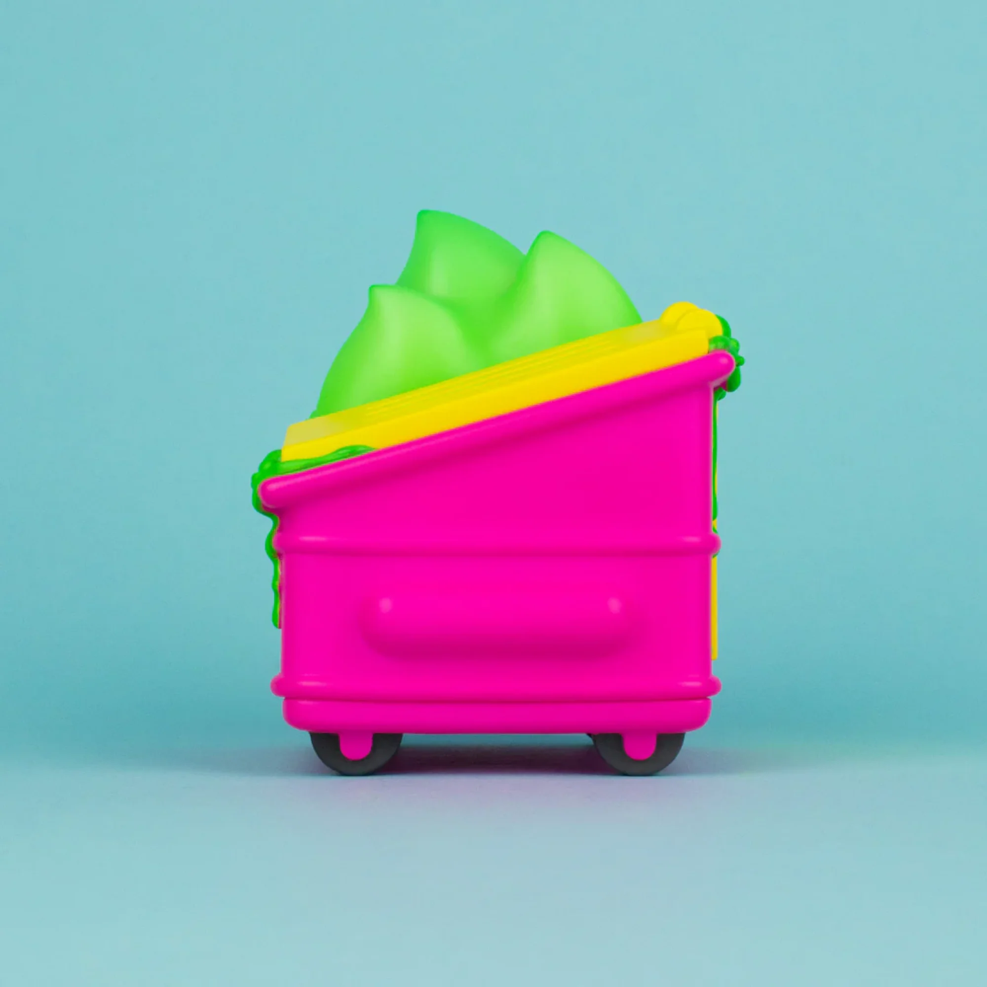בובת אספנות | פסולת זרחנית - ורוד כימי - Dumpster Fire - Toxic Waste Vinyl Figure - Chemical Pink - Image 4